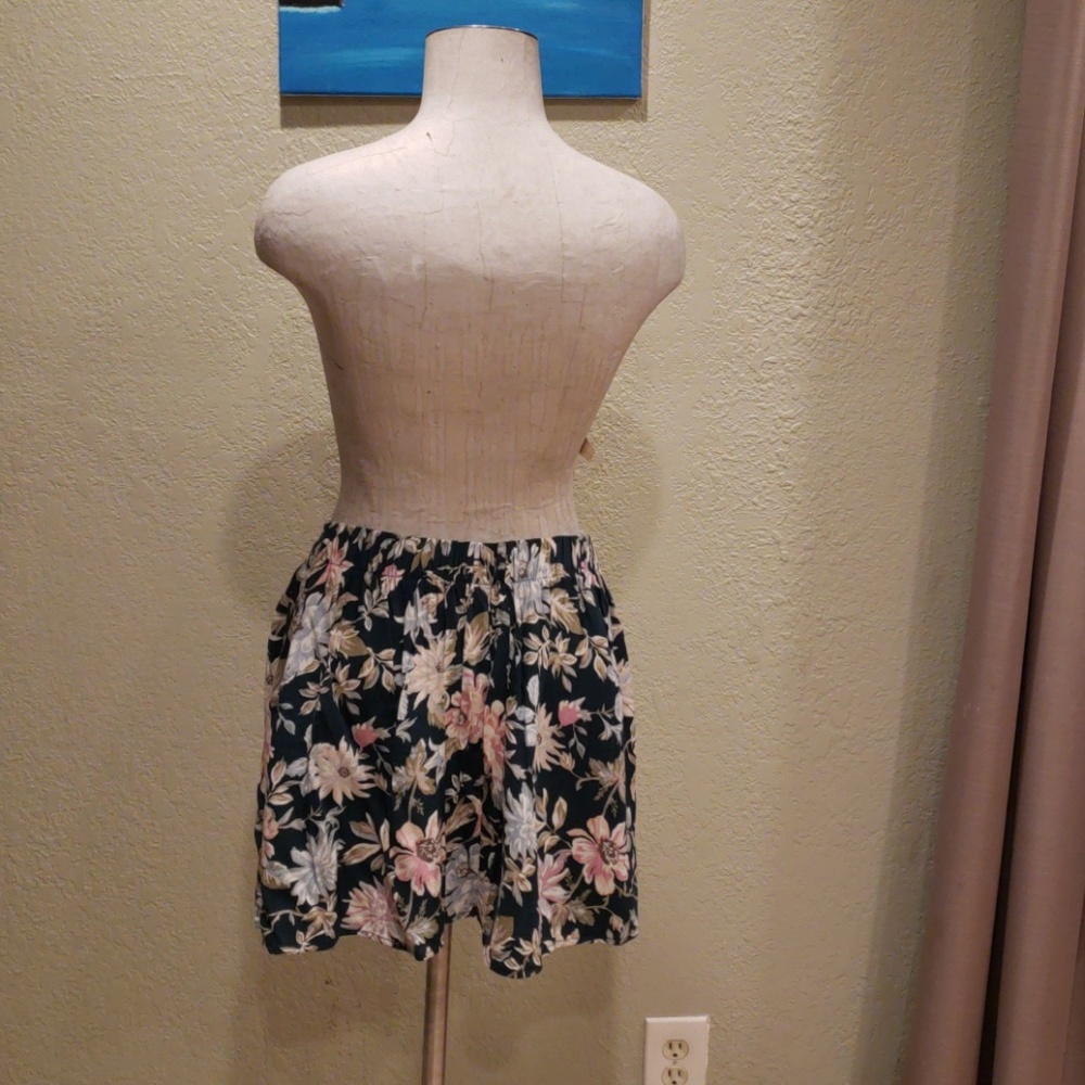 Clothing - Picture 3 of 3